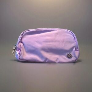 New Lululemon Everywhere Belt Bag  1L, Unisex Lavender Luxe Lululemon